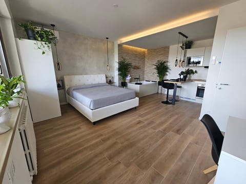 Bed, Kitchen or kitchenette, Photo of the whole room