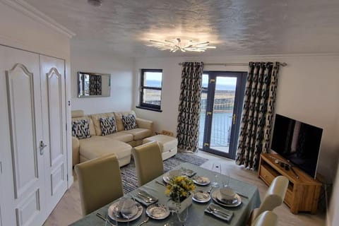 Ivianna Wharf Apartment in Kirkcaldy