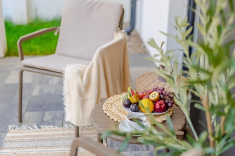 Balcony/Terrace, Food