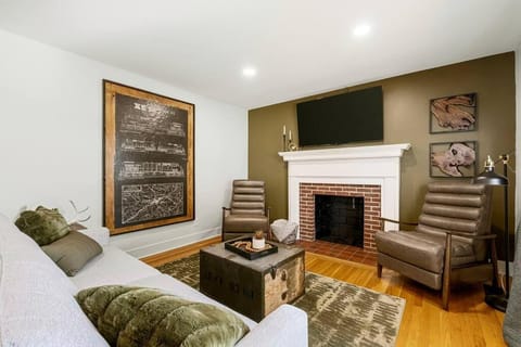 The Sweet Retreat Accessible Historic Home House in Indiana