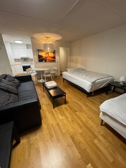 Bed, Living room, Seating area, towels
