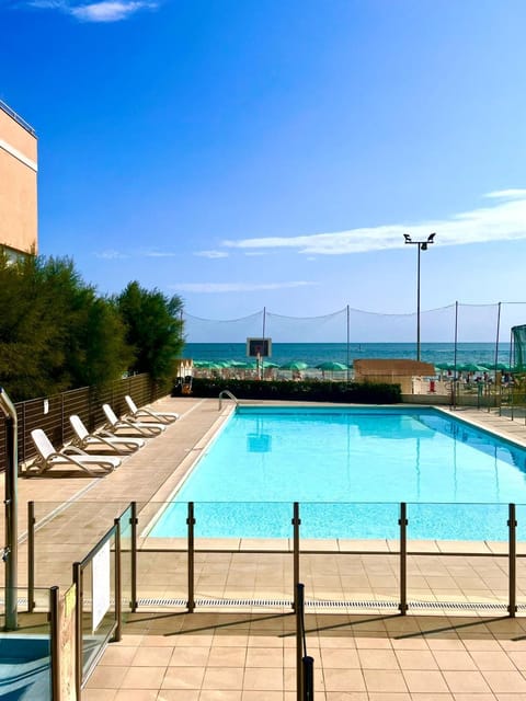 Day, Pool view, Sea view, Swimming pool, sunbed