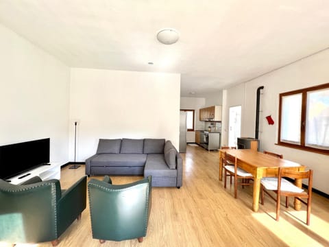 TV and multimedia, Living room, Dining area
