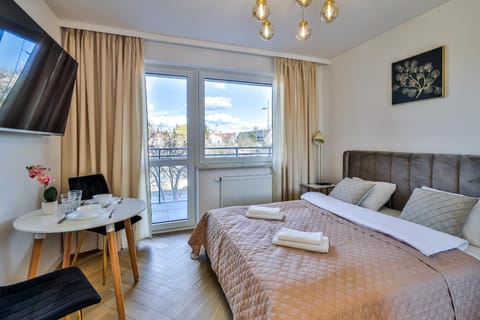 Bed, TV and multimedia, Balcony/Terrace, Photo of the whole room