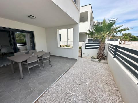 Beautiful new PalmTree Apartments II Apartment in Zadar County