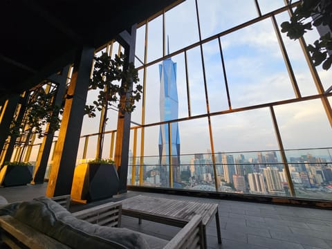 View (from property/room), Balcony/Terrace, City view