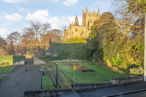 Super Prime Abbey Free Parking by TBA Apartment in Dunfermline