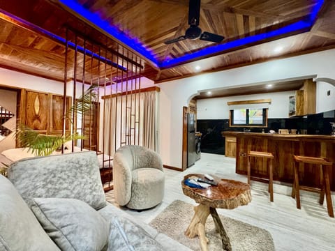 Kitchen or kitchenette, Living room, Seating area