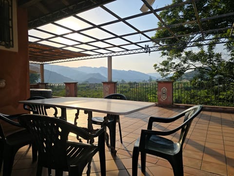 Day, Natural landscape, View (from property/room), Balcony/Terrace, Dining area, Mountain view