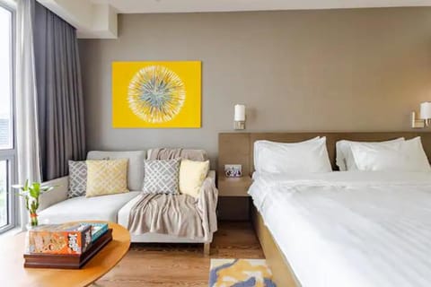 Bed, Living room, Photo of the whole room, Seating area, Bedroom