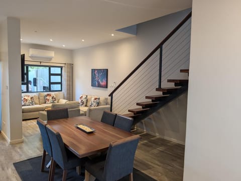 Living room, Seating area, Dining area