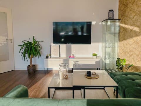 Communal lounge/ TV room, Evening entertainment