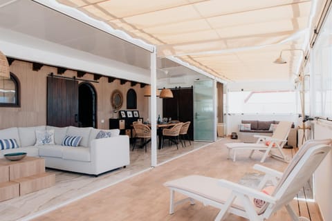 Off site, Photo of the whole room