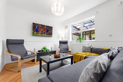 TV and multimedia, Living room, Seating area