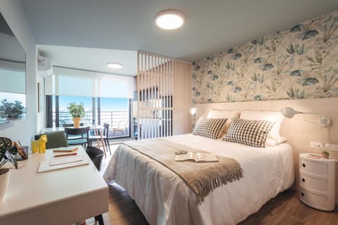 Photo of the whole room, Bedroom