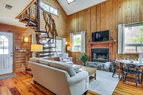 Private Boat Dock Waterfront Lake Murray Haven House in Leesville