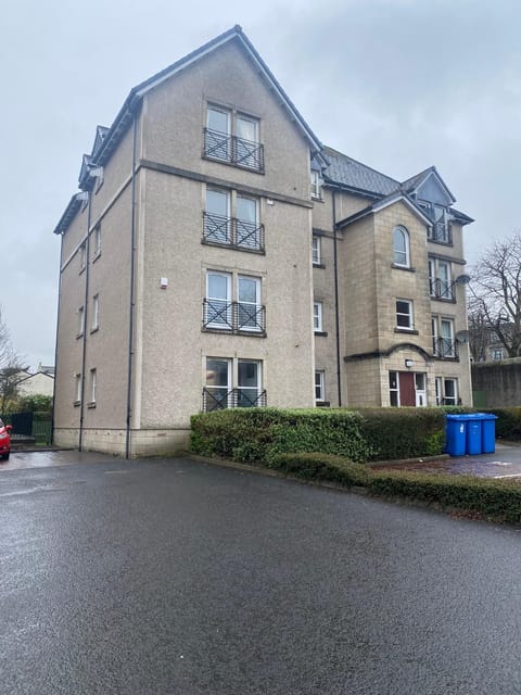 Prime City Centre - Ground Floor Parking by TBA Apartment in Dunfermline