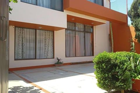 Rumbos Turísticos - casa hasta para 15 personas House in Hidalgo, Mexico