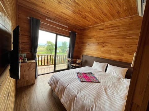 Bed, TV and multimedia, View (from property/room), Balcony/Terrace, Bedroom