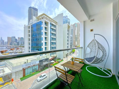 Luxury Studio w Marina View & New Furnishings for 4 Pax Apartment in Dubai