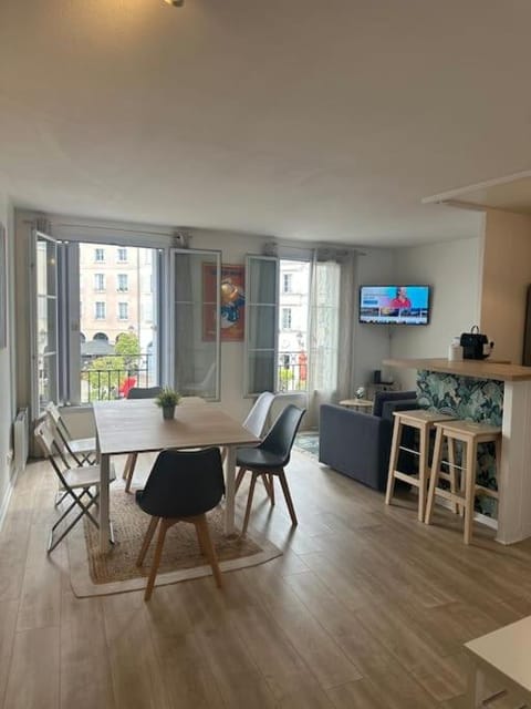 TV and multimedia, Living room, Seating area, Dining area, hair dresser