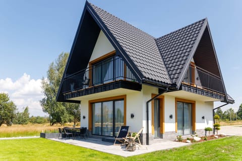 Property building, Garden, Garden view, sunbed