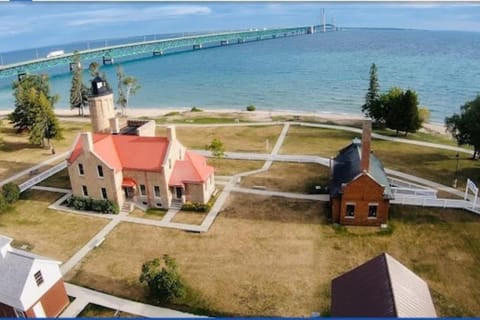Up North No Worries! - Close to Mackinac Island! House in Carp Lake
