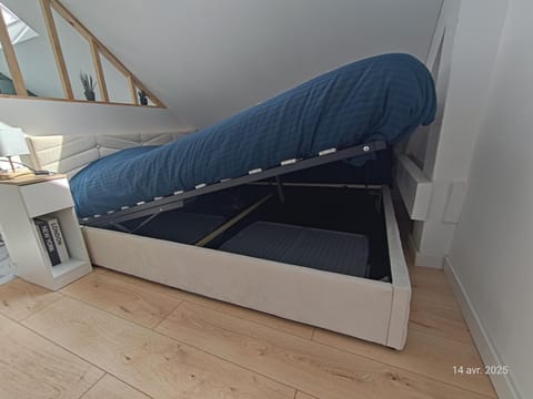 Suite Sous Velux T2 Apartment in Saint-Nazaire