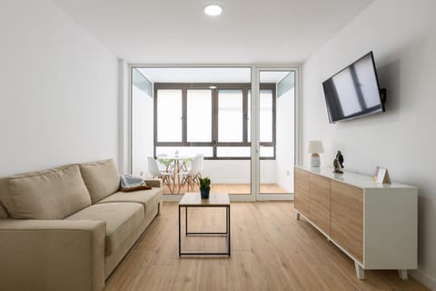 TV and multimedia, Balcony/Terrace, Living room, Seating area, Dining area