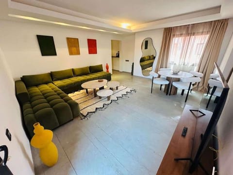TV and multimedia, Living room, Dining area