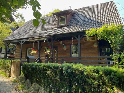 Property building, Day, Garden, Garden view