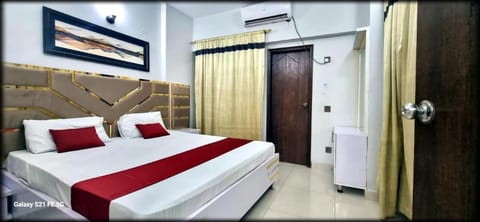 Bedroom, wardrobe, air conditioner