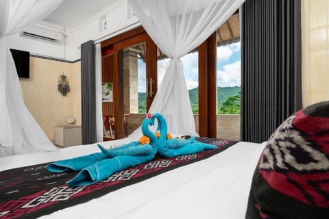 Bed, Photo of the whole room, Seating area, Bedroom, towels