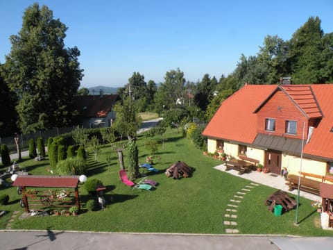 Property building, Restaurant/places to eat, Bird's eye view, Food and drinks, Guests, Breakfast