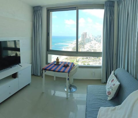 Communal lounge/ TV room, TV and multimedia, Sea view
