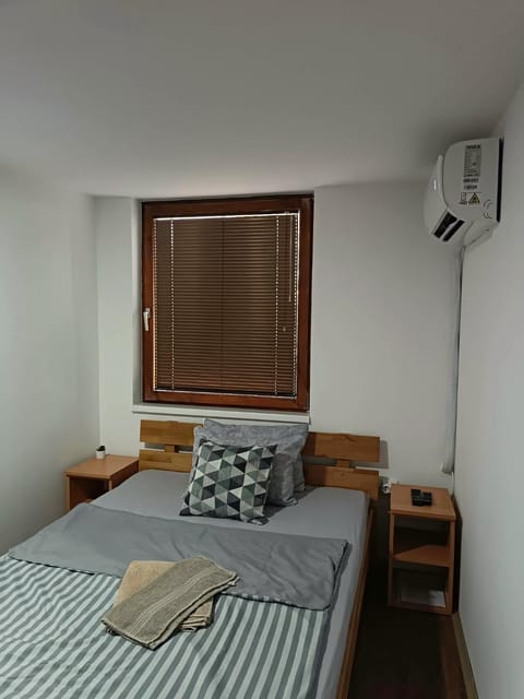 Bed, TV and multimedia, towels, air conditioner