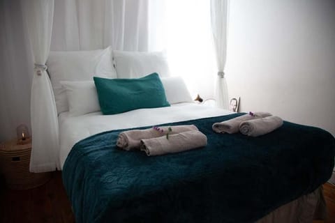 Central two double bedrooms in Bohemian Observatory Apartment in Cape Town