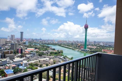Nearby landmark, Natural landscape, View (from property/room), Balcony/Terrace, City view, Lake view
