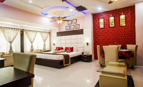 Shower, Toilet, Staff, People, Bathroom, TV and multimedia, Coffee/tea facilities, Living room, Photo of the whole room, Seating area, Dining area, Bedroom, Guests, Area and facilities, children, young children, older children, group of guests, bunk bed, Family