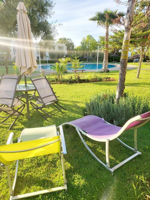 Spring, Natural landscape, Garden, Garden, Garden view, Pool view, Swimming pool, Swimming pool, sunbed
