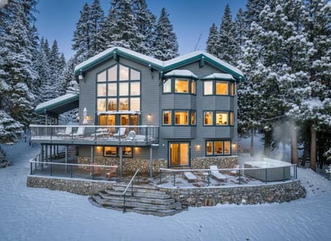 Luxury Tahoe Vacation Rental with HotTub & Lake Views House in Tahoe Vista
