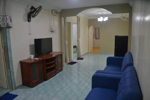 TV and multimedia, Living room, Seating area, air conditioner