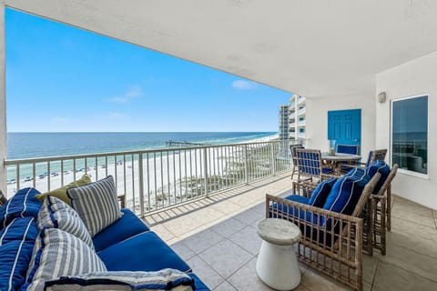 Patio, Day, Natural landscape, View (from property/room), Balcony/Terrace, Seating area, Beach, Sea view