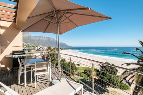 BBQ facilities, View (from property/room), Balcony/Terrace, Dining area, Beach, Mountain view, Sea view, sunbed