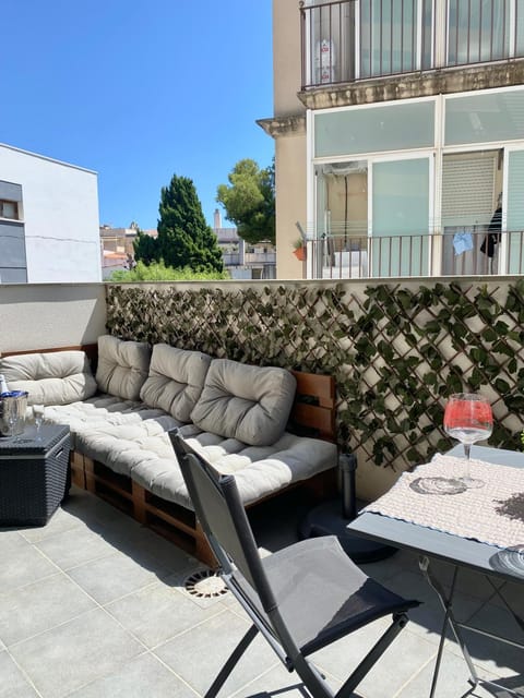 Patio, Day, Balcony/Terrace, Balcony/Terrace