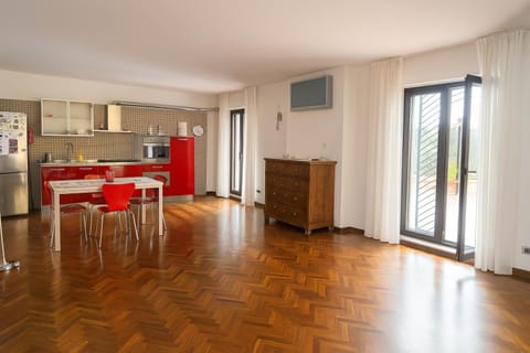 Living room, Seating area, Dining area, air conditioner