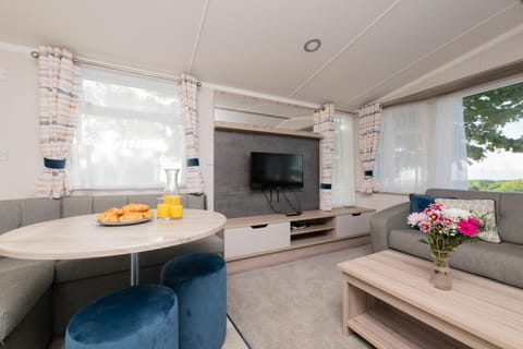 TV and multimedia, Area and facilities