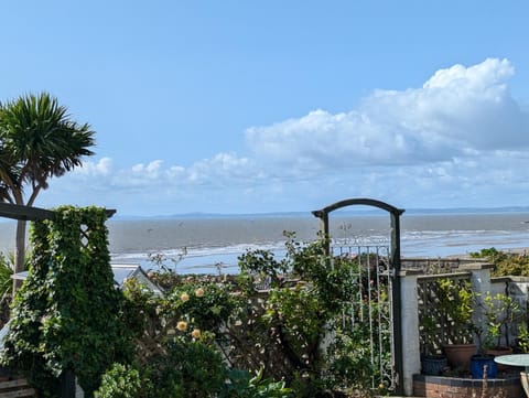 Rest Bay Beach Stay Apartment in Porthcawl