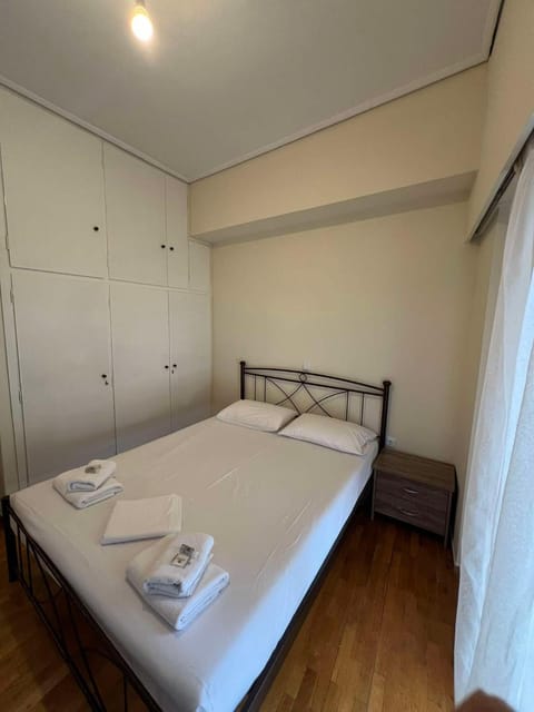 Bed, Bedroom, towels, wardrobe