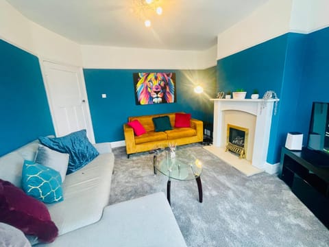 TV and multimedia, Living room, Seating area